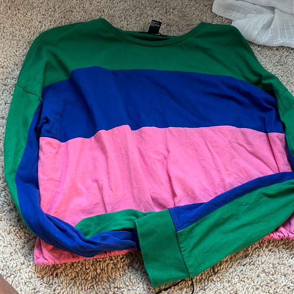 Long sleeve crop top